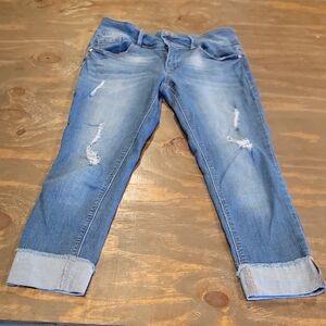 Trendy Distressed Ankle Jeans in Classic Blue